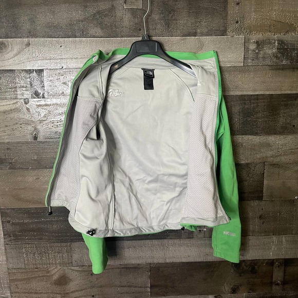SOLD The North Face Womens Windwall Fleece Jacket - Picture 3 of 3
